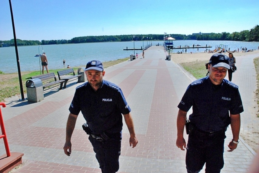 Bezpieczne wakacje. Policja radzi jak zadbać o bezpieczeństwo podczas letniego wypoczynku