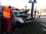 Wypadek na Retkini w Łodzi! Opel wykoleił tramwaj. Kierująca nie ustąpiła pierwszeństwa pojazdowi MPK. ZDJĘCIA