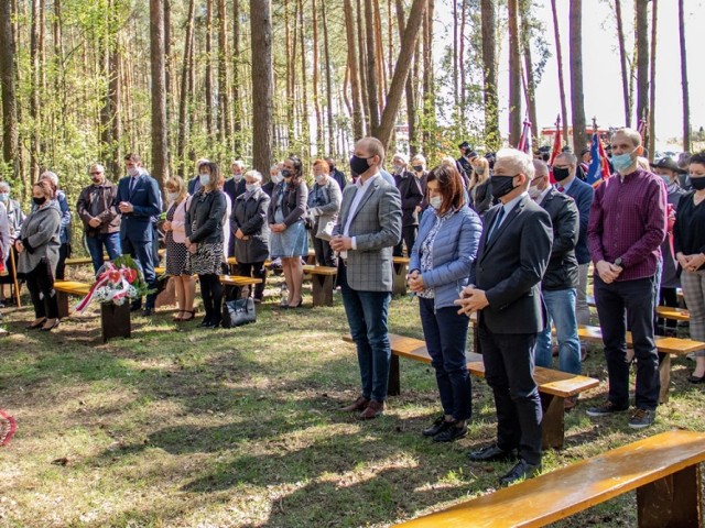 Mieszkańcy gminy Sędziejowice uczcili pamięć zamordowanych przed 80. laty w Woli Marzeńskiej