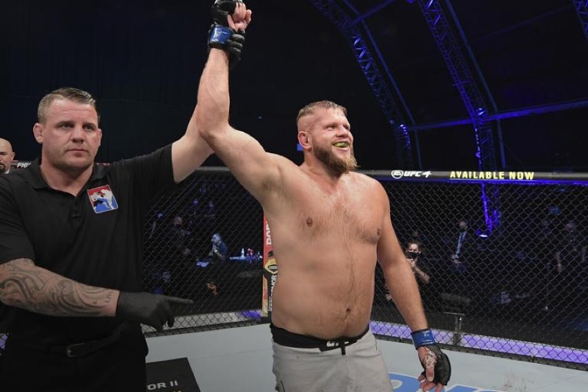 Mistrz MMA z naszego regionu, uniejowianin Marcin Tybura stoczy ważną walkę z soboty na niedzielę. Jaka jest stawka potyczki? ZDJĘCIA