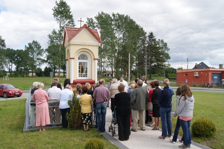 Krępa Kaszubska: Poświęcenie nowej kapliczki. Galeria zdjęć