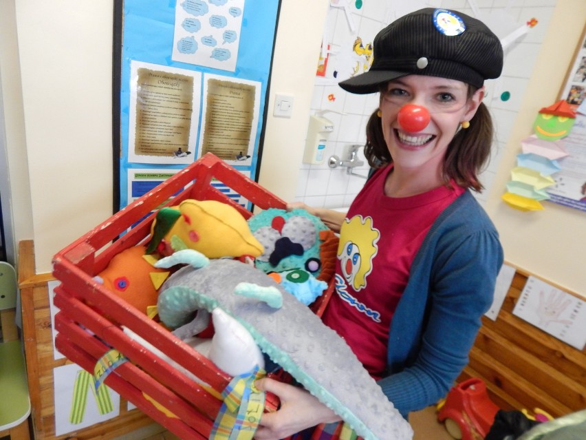 Wolontariusze Fundacji Dr Clown rozdali zabawki w WCM.