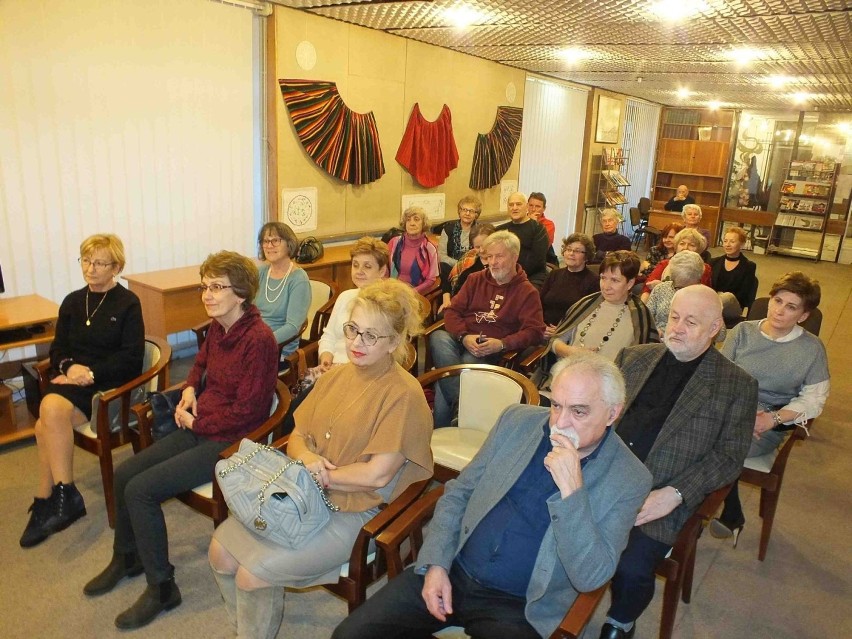 Prawdziwie kameralny koncert w starachowickiej bibliotece [ZDJĘCIA]