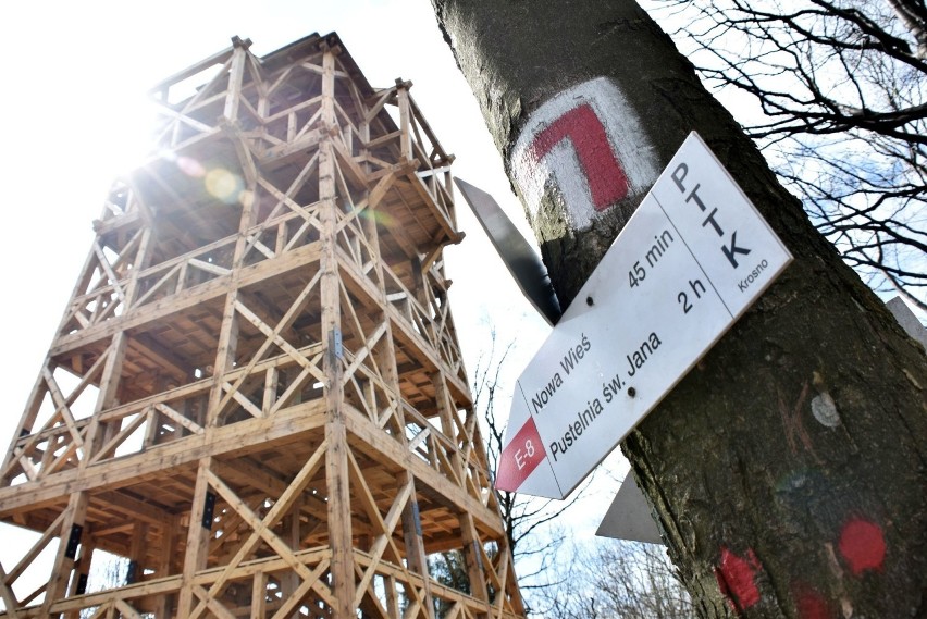 Cergowa przyciąga turystów o każdej porze roku. Widoki z jej...