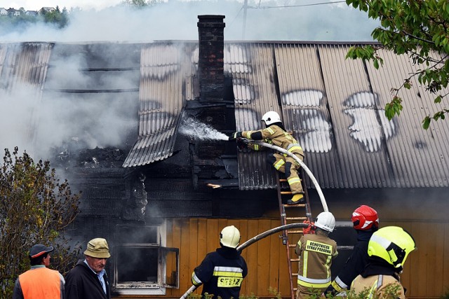Pożar strawił poddasze drewnianego domu w Bieśniku