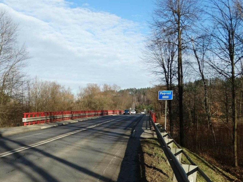 Nowy most na Popradzie w ciągu DK 87 w Starym Sączu ma...