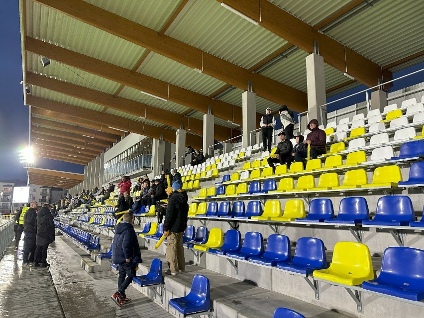 Pełne trybuny na meczu otwarcia Stadionu Miejskiego w Skierniewicach