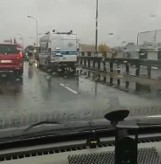 Kilka aut zderzyło się na wiadukcie na ul. Sulechowskiej