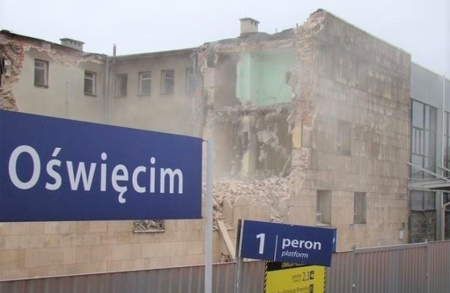Pięć lat temu rozpoczęła się rozbiórka starego dworca PKP w Oświęcimiu. Był to koniec długiej i ważnej epoki w historii miasta i samej budowli