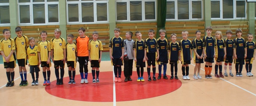 Rozpoczęcie roku piłkarskiego w gminie Sztutowo. Zagrały dzieci ze Sztutowa i Krynicy Morskiej