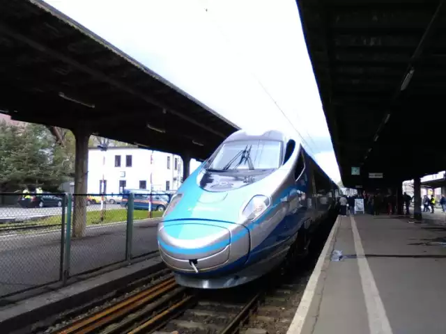 Pendolino kursowało na trasie Jelenia Góra- Wałbrzych- Wrocław Warszawa w 2016 roku. Teraz PKP Intercity planuje, by Pendolino powróciło w Karkonosze