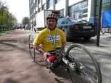 Niepełnosprawny kolarz chce pokonać trasę Berlin - Łódź w pięć dni. Zbiera na rower 