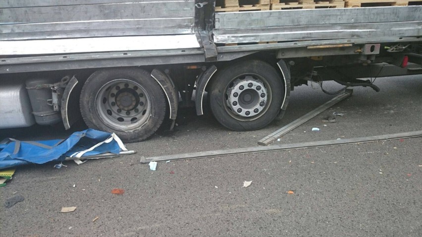 Wypadek na autostradzie A4. Zderzyło się 6 tirów. Trasa zablokowana