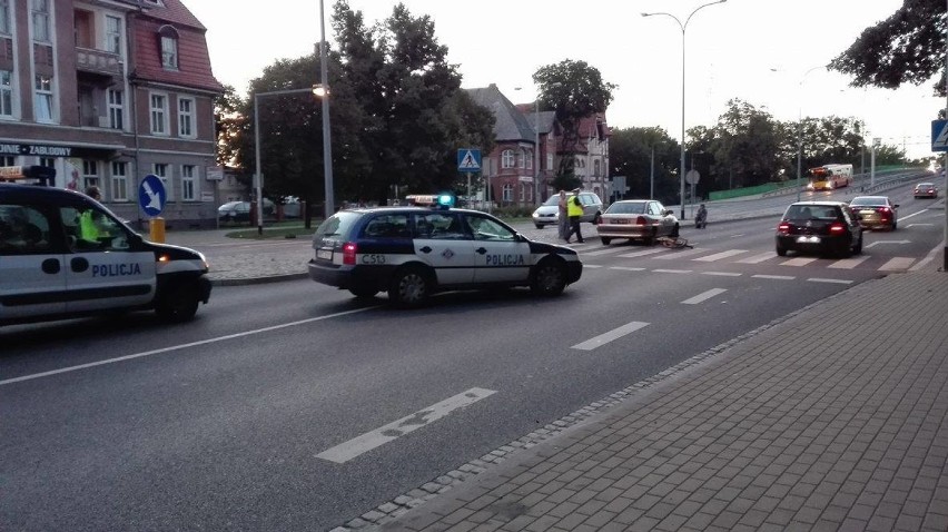 Wypadek. Samochód osobowy potrącił rowerzystę w Grudziądzu [zdjęcia]