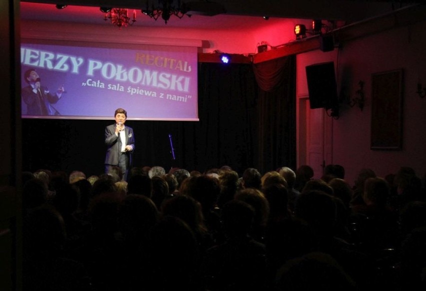 Jerzy Połomski na scenie "Pałacyku" w Kielcach