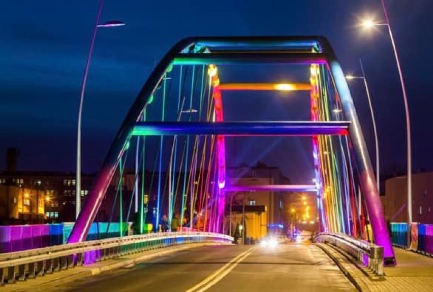 Tak mógłby wyglądać podświetlony różowy most na Odrze w...
