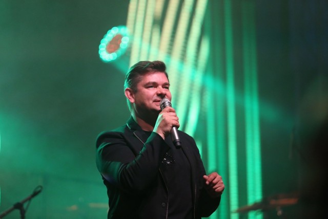 KARNAWAŁOWY KONCERT GWIAZD: ZENON MARTYNIUK, BOYS, PIĘKNI I MŁODZI
24 stycznia o godz. 19
MTP (ul. Głogowska 14)
Cena biletu: od 70 zł do 130 zł