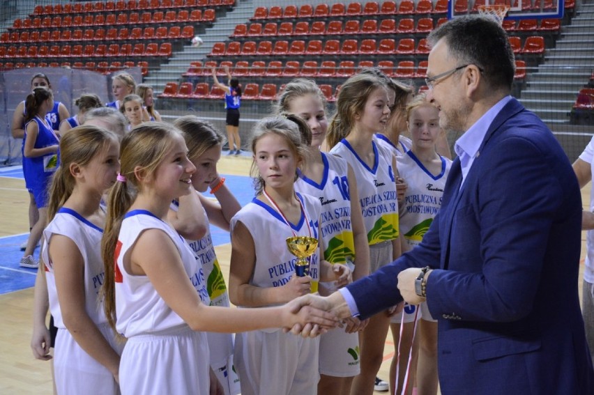 W Wałbrzychu zakończyły się zmagania najmłodszych koszykarzy w ramach Szkolnego Związku Sportowego
