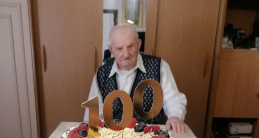 Dwieście lat dla mieszkańca Kołczygłów Leona Stoltmana. Obchodził setne urodziny. Jaka jest recepta na długowieczność?