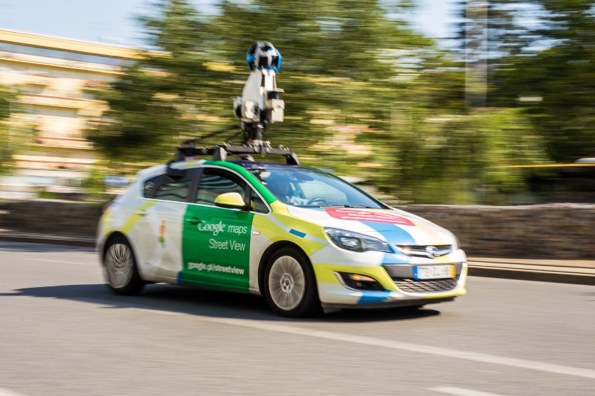 Tak powstaje Google Street View. Samochody Google w...