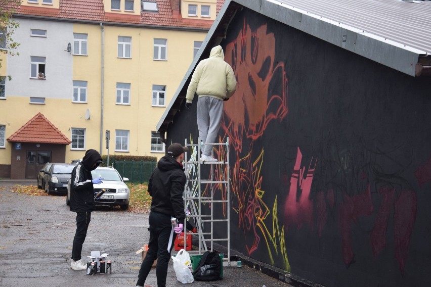 Graffiti w Szczecinku. Fajna akcja młodych ludzi [zdjęcia]
