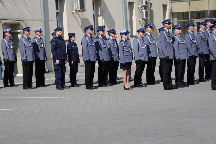 Dzień Policji w Gnieźnie. Były awanse i wyróżnienia dla policjantów!