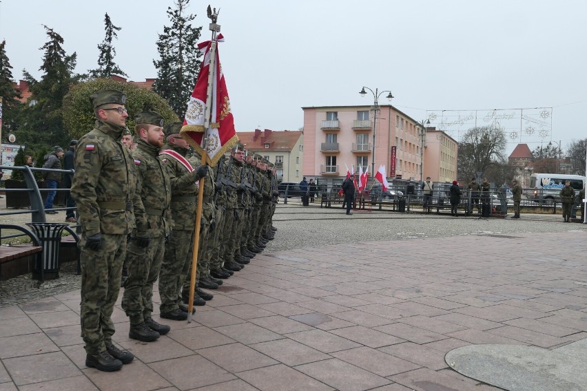 W poniedziałek uroczyście podniesiono flagę na maszt w...