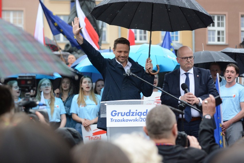 Rafał Trzaskowski w Grudziądzu. Spotkał się z mieszkańcami na Rynku [zdjęcia]