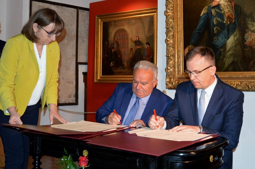 Podpisanie umowy partnerskiej między Piotrkowem a chorwackim...