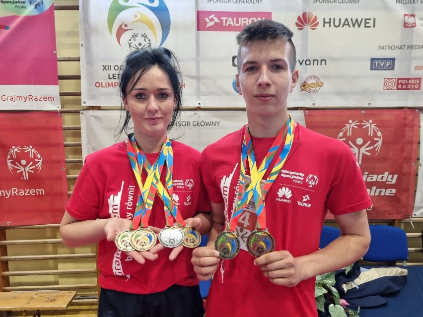 Stasiu i Magda z Gromadzic wywalczyli 5 medali na Ogólnopolskich Letnich Igrzyskach Olimpiad Specjalnych w Bydgoszcz 2022