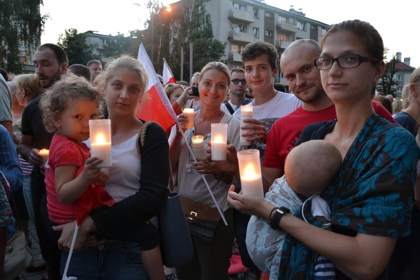 Łańcuch Światła w Katowicach: znów tłumy przed Sądem Okręgowym [ZDJĘCIA] 