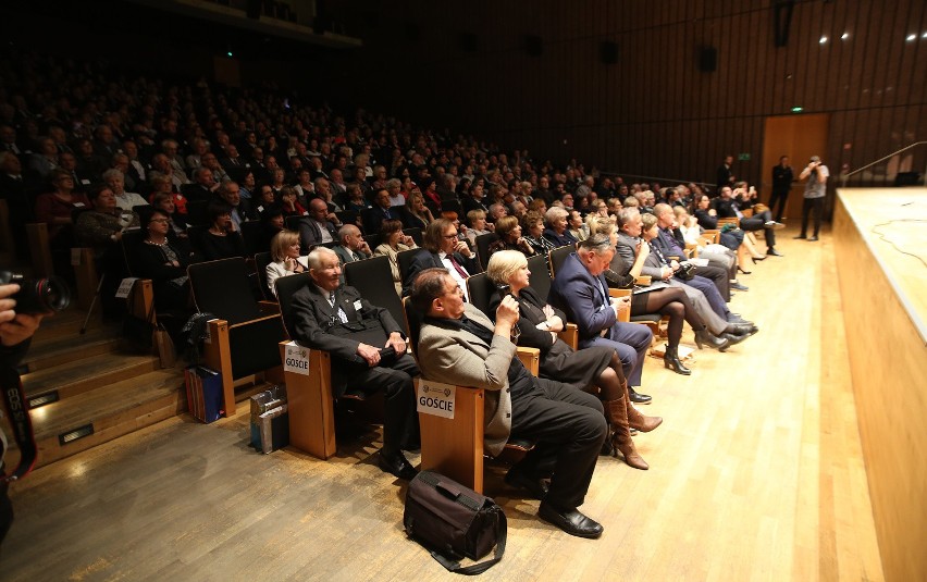 100 lat III Liceum Ogólnokształcącego w Łodzi. Uroczystości w Filharmonii Łódzkiej [FOTO]