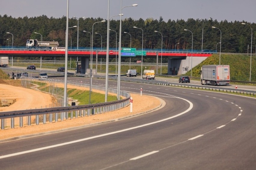 Droga ekspresowa S1 zaczyna się na węźle Pyrzowice, gdzie...