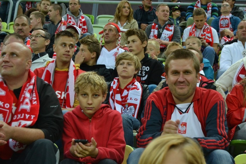 Skarszewianie dopingowali biało-czerwonych. Polska pokonała Danię 3:2. ZDJĘCIA