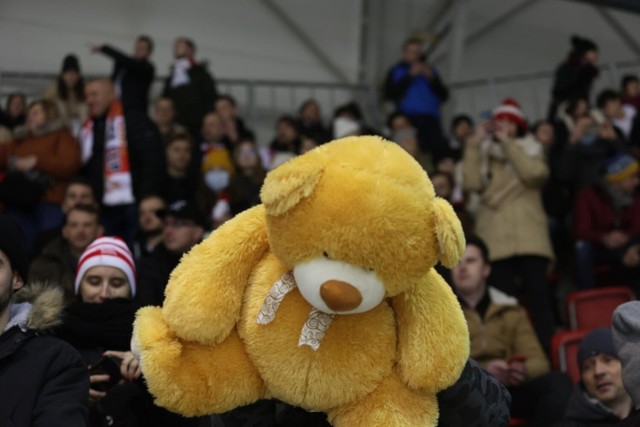 Akcja Teddy Bear Toss na Cracovii - tak było przed rokiem