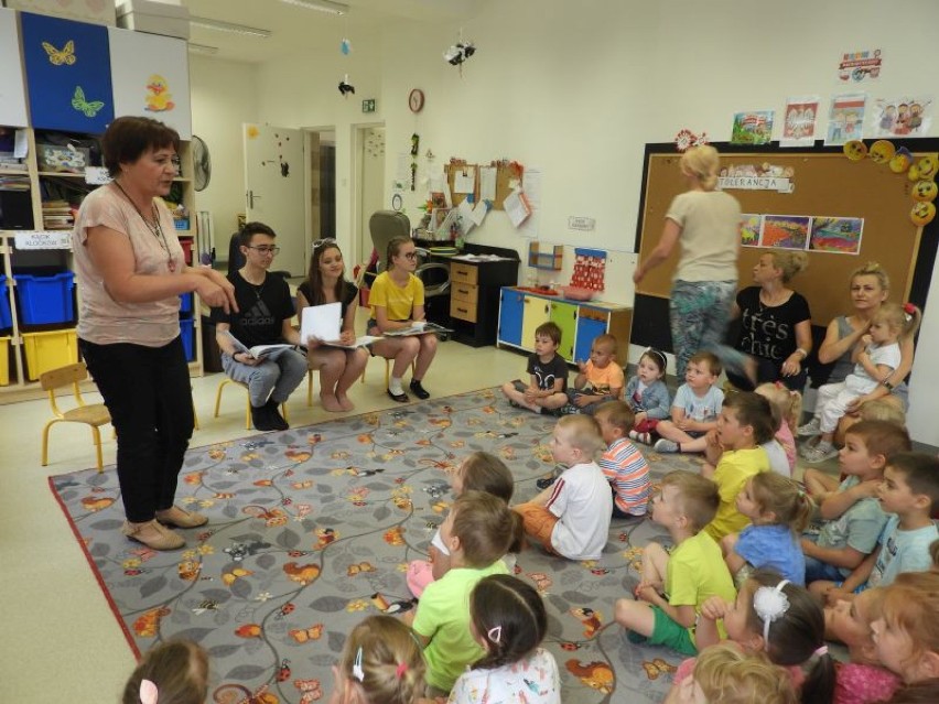 Zakończyli „Tydzień czytania dzieciom w gminie Oświęcim”. Gminna Biblioteka przeprowadziła ją we wszystkich przedszkolach w gminie