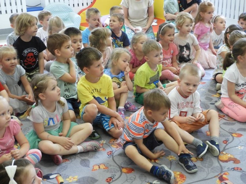 Zakończyli „Tydzień czytania dzieciom w gminie Oświęcim”. Gminna Biblioteka przeprowadziła ją we wszystkich przedszkolach w gminie