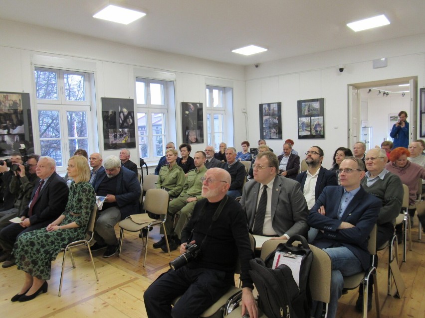 Siódma edycja sympozjum regionalistów za nami. Ukazał się także nowy tom "Blisko i daleko" FOTO