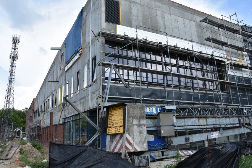 Budowa Miejsko–Powiatowej Biblioteki Publicznej w Lublińcu ma się zakończyć do 30 listopada [ZDJĘCIA]