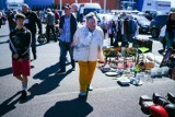 Toruń. Pchli targ przyciąga kupujących i handlowców