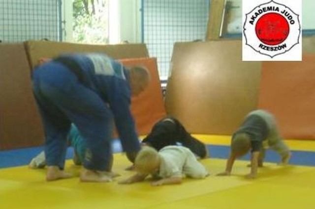 Najmłodsi adepci judo w Rzeszowie na zajęciach "MINI JUDO" w Akademii Judo Rzeszów