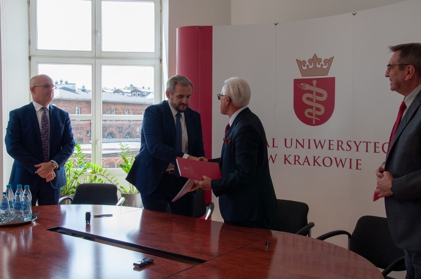 Kraków. Szpital Uniwersytecki i Uniwersytecki Szpital Dziecięcy tworzą wspólne centrum radioterapii