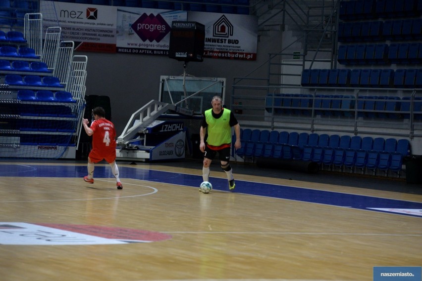 Salamander mistrzem 4. edycji Włocławskiej Futsal Ligi [wyniki 11. kolejki, wyróżnienia, drużyna gwiazd, zdjęcia z zakończenia]