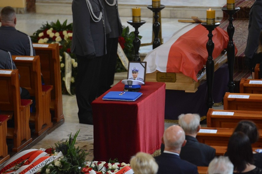 Asp. Marek Mieczkowski, tragicznie zmarły policjant, został pochowany w Grudziądzu [zdjęcia]