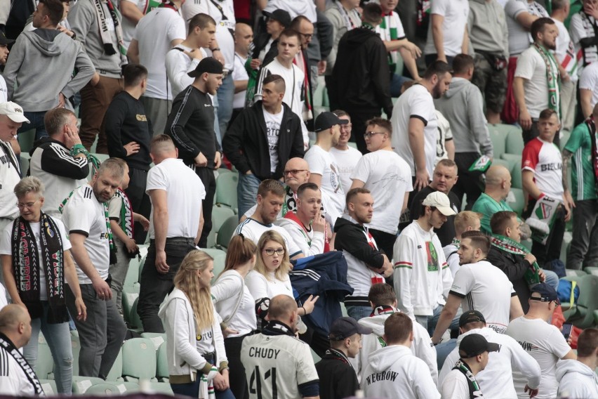 Legia Warszawa - Podbeskidzie Bielsko Bieła 1:0. "Wojskowi" wygrali na koniec sezonu. Na trybunach mistrzowska feta