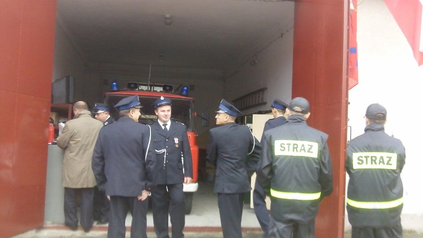 Nowy wóz strażacki dla OSP w Podlesiu ZDJĘCIA