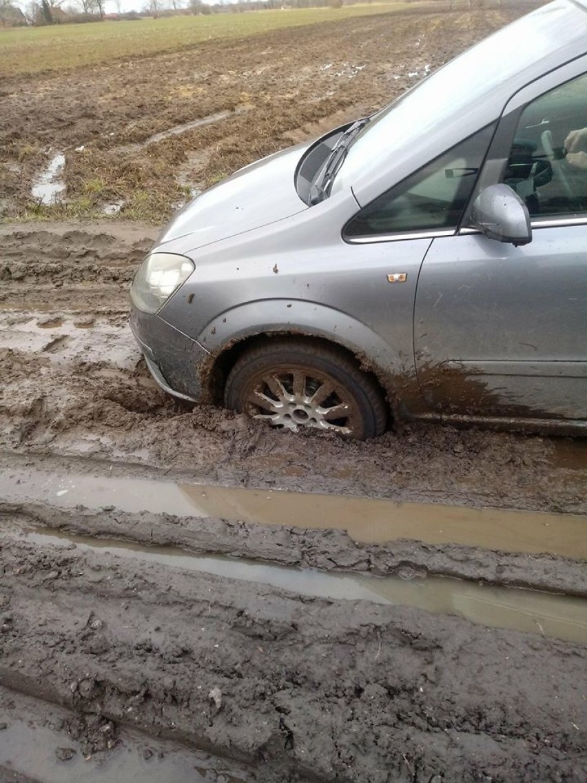 Gdy tylko popada, pan Mateusz jest praktycznie odcięty od...