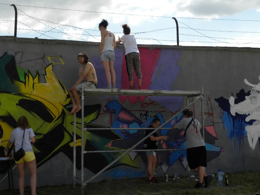 Czarne. Po raz piąty pomalowali mury więzienia czyli Prison Graffiti Jam 2013