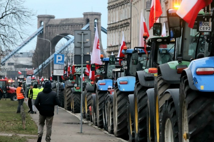 Kilkuset rolników protestowało we Wrocławiu. Domagają się...