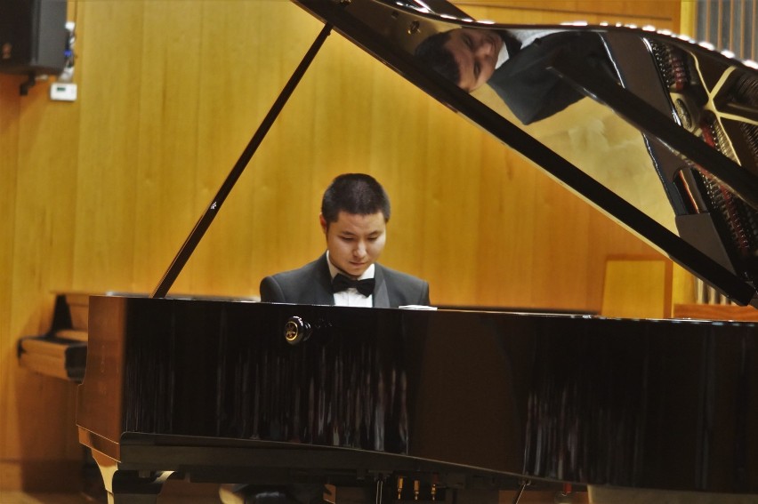 Niewidomy pianista z Chin zagrał utwory Chopina [zdjęcia]